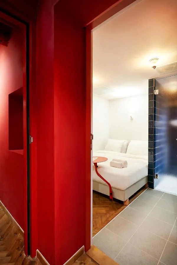 Hotel Not Hotel روتردام 3*,